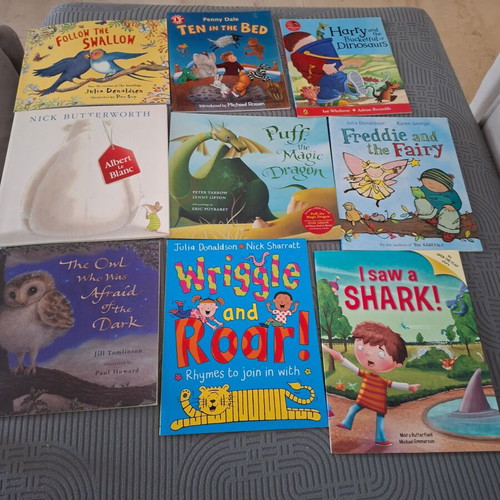 English children's books pack of 40 like new