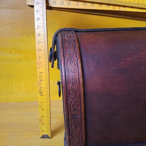 Wooden box used with handle