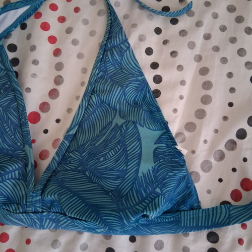 Women's bikini top like new, size M, blue turquoise