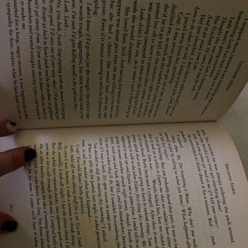 Breaking Dawn book by Stephenie Meyer like new, Twilight series 4
