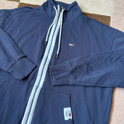 Tommy Hilfiger sweatshirt like new, size M, blue