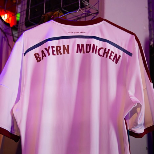 Bayern München 2014-15 Away Kit like new, XL, World Champions patch