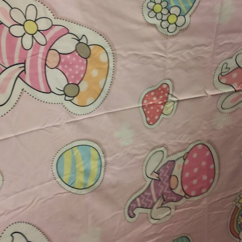 Pink Easter Gnome duvet cover like new, polyester 230x230