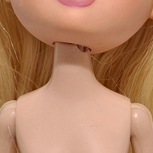Bratz lot of 2 used Cloe dolls with flaws