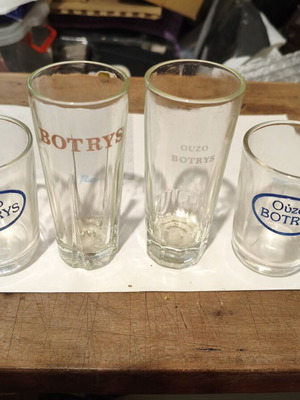 Botrys ouzo glasses set of 4, 1970s vintage