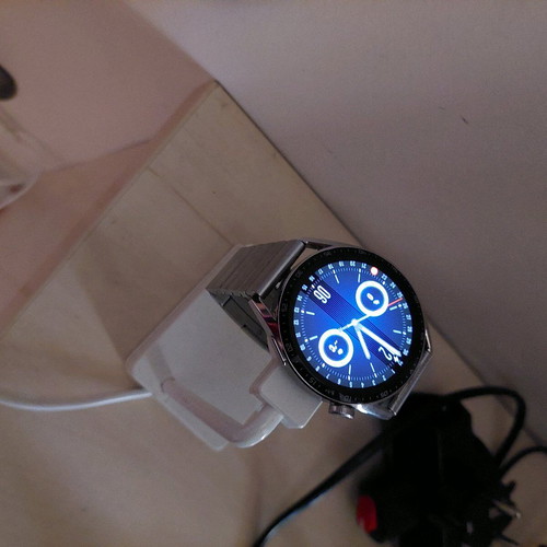 Huawei Watch GT 3 like new with bracelet, stand, charger, and box