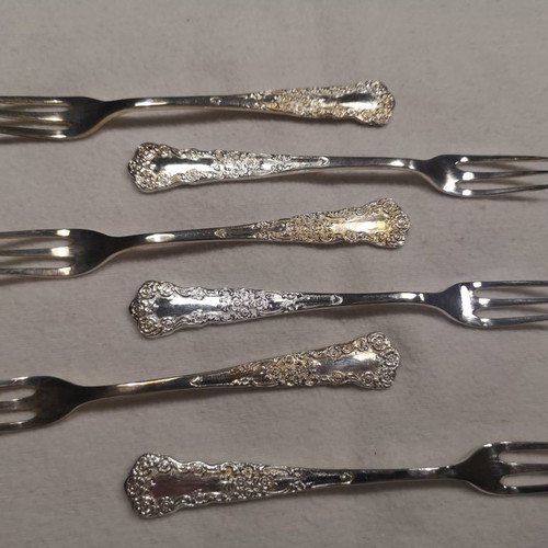 Silver-plated dessert spoon set used with case