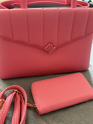 Women's bag and wallet set with long strap, like new, pink