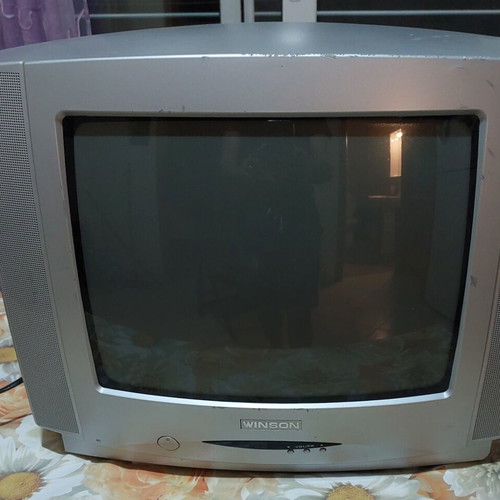 Winson CRT TV MT61 TLX Silver 14" like new with remote for retro gaming