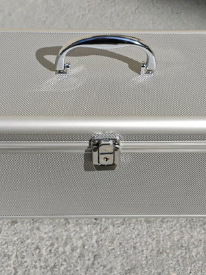 CD case 200 slots like new with keys