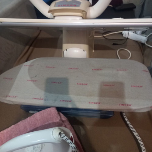 Singer ironing press used, excellent condition