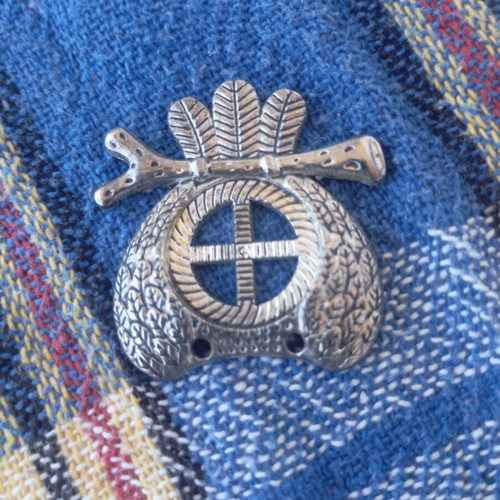 Metal vintage decorative badge emblem like new