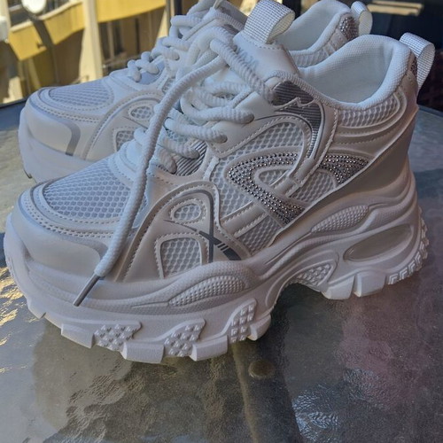 Chunky white sneakers new, size 36