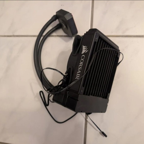 Corsair Hydro Series H45 AIO 120mm liquid cooler used with fan