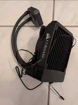 Corsair Hydro Series H45 AIO 120mm liquid cooler used with fan