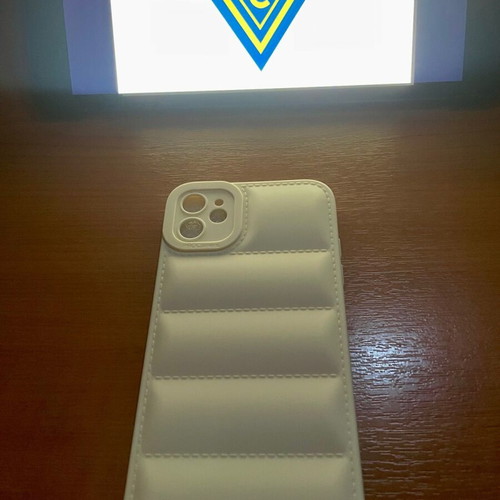 iPhone 11 puffer θήκη καινούργια, μαλακή με θωράκιση