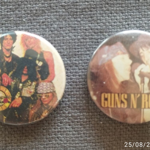 Guns n' Roses 90's badge set of 2, like new