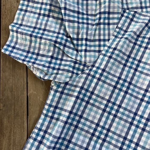 Dur short sleeve shirt size L like new, blue