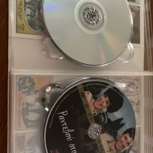Finos Film Ta Miouzikal DVD box set, subtitles