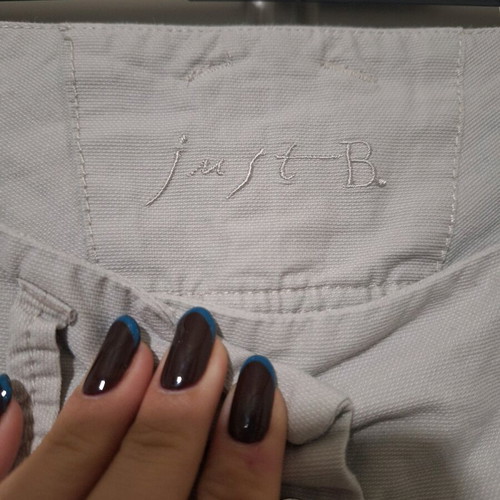JustB gray capri pants size M like new