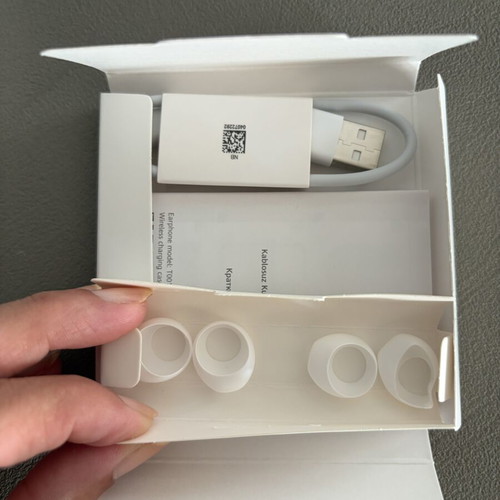 Huawei FreeBuds 5 headphones like new, wireless charging case