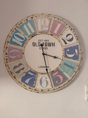 Wooden vintage wall clock like new, 88 cm diameter