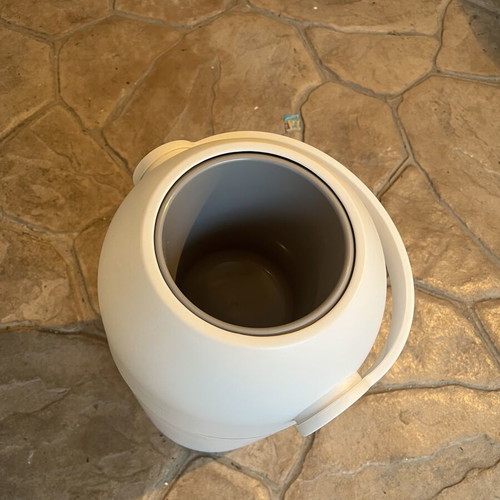 Chicco diaper disposal bin