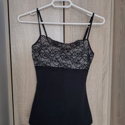 Lace elastic tank top like new, size M, black and beige
