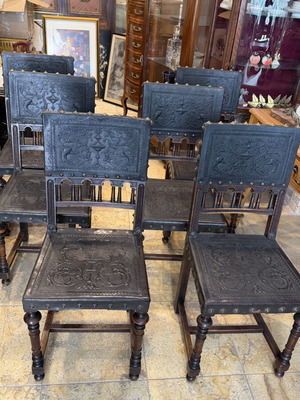 Neo-Renaissance chairs set of six from 1870-90 in like new condition