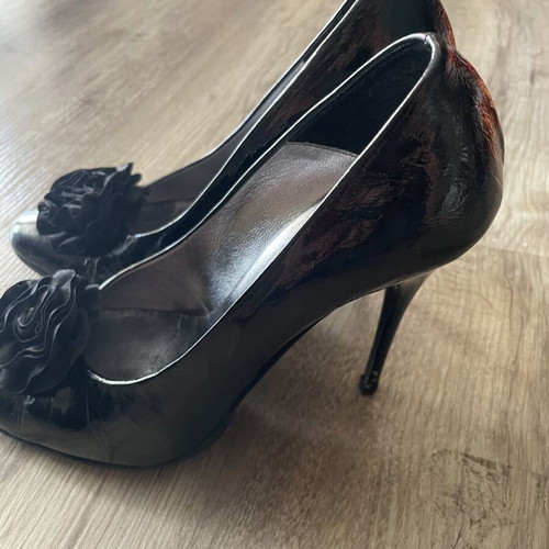 Dodici high-heeled shoes used, black leather patent with bow, size 38