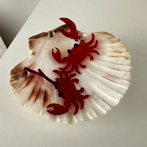 Acrylic Earrings Crabs like new, red color