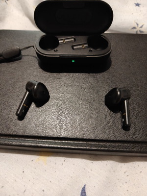 Razer Hammerhead True Wireless earbuds