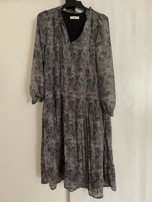Φόρεμα Mango μακρύ chiffon με snakeskin print, καινούργιο