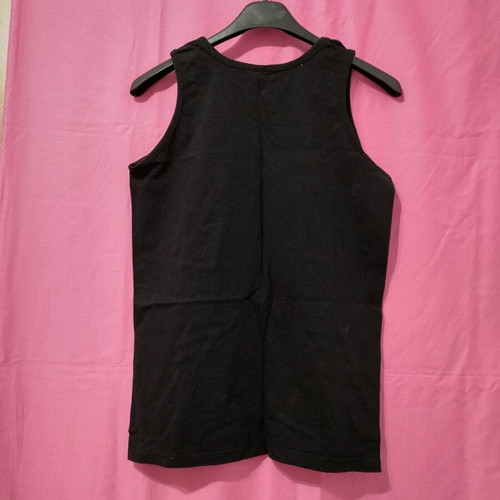 Unisex knitted shirt size M like new, black and gold