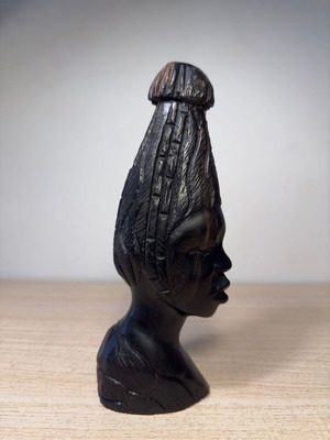 Handmade African head figure used 22 cm
