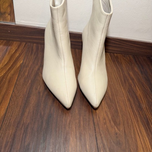 Beige ankle boots used, size 40