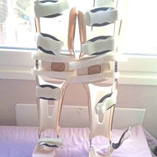 Thigh-calf-foot orthoses like new, lower limb braces