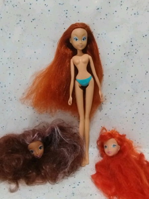 Winx doll nude with 2 heads used, with flaws