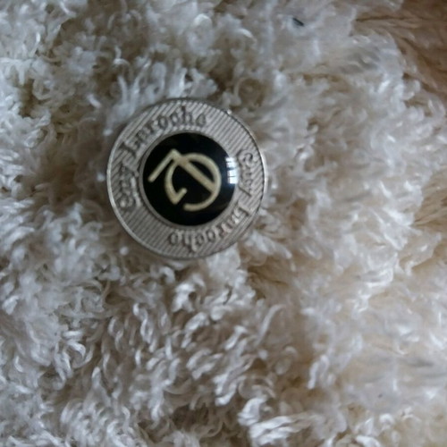 Guy Laroche button like new