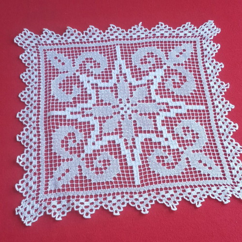 Square filet lace doily handmade vintage 1950s from Tinos