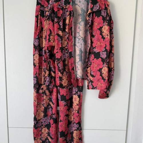 Vassia Kostara set Small like new, multicolored