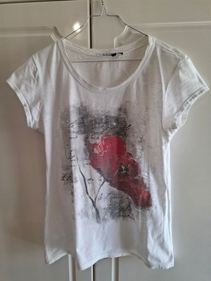 ALE white T-shirt with floral print size L like new