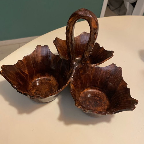 Ceramic decorative dish for treats like new with wood-look glaze