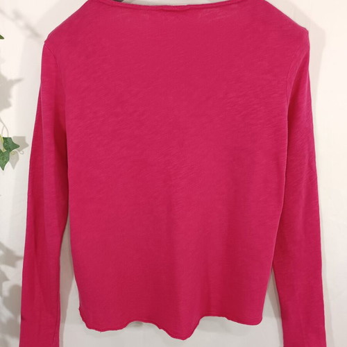 American Vintage pink cotton long-sleeve top used with V neckline