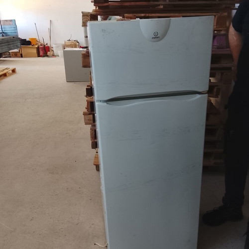 Indesit fridge and Beco washing machine set