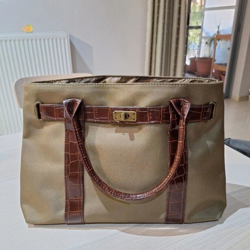 Medium olive handbag with large capacity