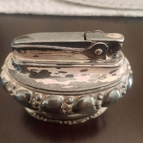 Ronson Crown table lighter used, 1949-1950