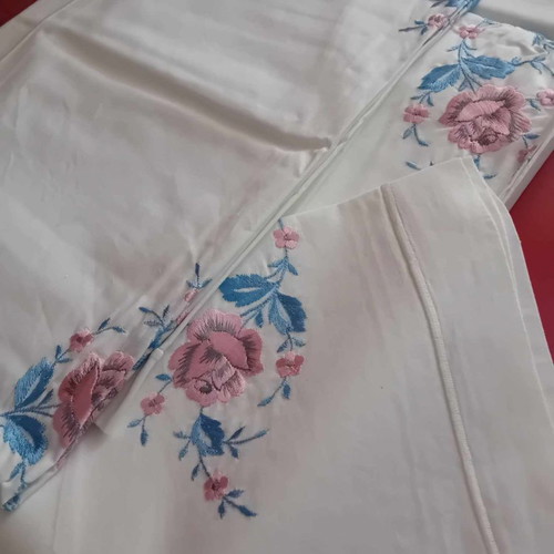 Bed sheets and pillowcases set 100% cotton double size new with machine embroidery