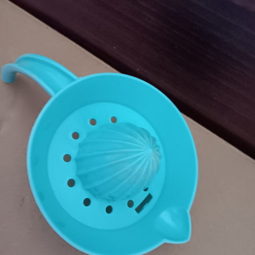 Citrus juicer used, in good condition