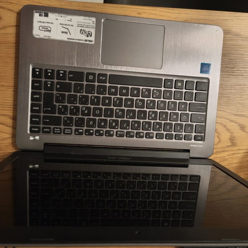 ASUS VivoBook 14" L403NA laptop, like new, original box